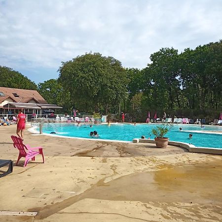 Mobil-Home Tout Confort A 300M De L'Ocean Saint-Brévin-les-Pins Exteriör bild