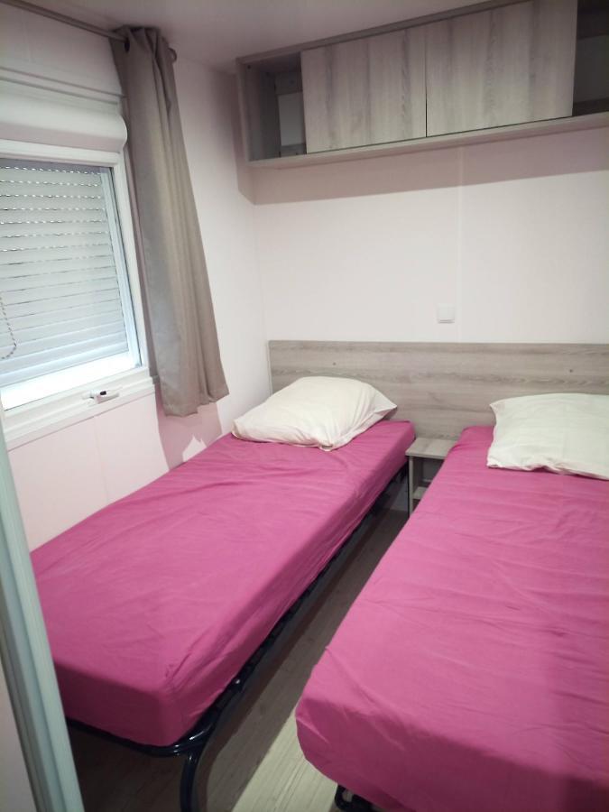 Mobil-Home Tout Confort A 300M De L'Ocean Saint-Brévin-les-Pins Exteriör bild